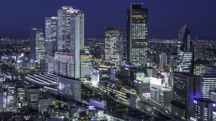 客室から望む名古屋駅側の夜景